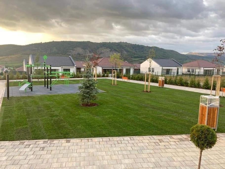 Sunset Hills Transylvania Ferienhaus *