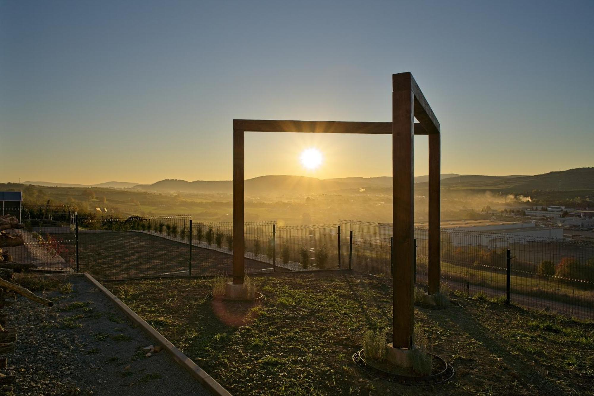 Sunset Hills Transylvania אודורהיו סקוייסק